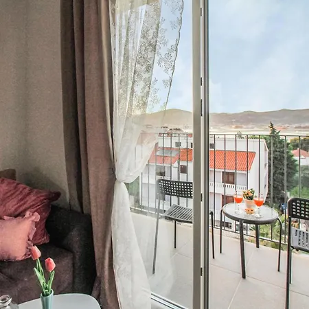 Cozy In Okrug Gornji アパート