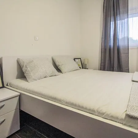 アパート Cozy In Okrug Gornji トロギール