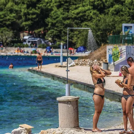 Cozy In Okrug Gornji アパート トロギール