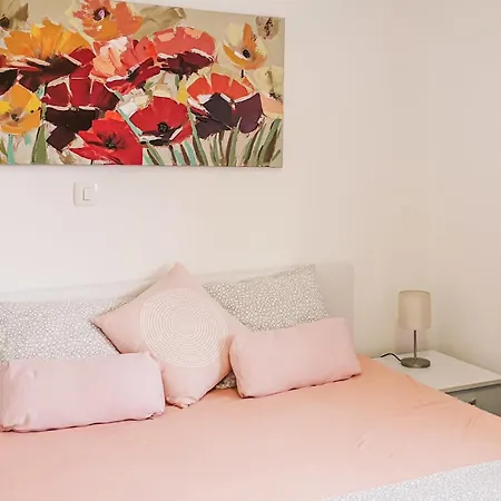 Cozy In Okrug Gornji アパート