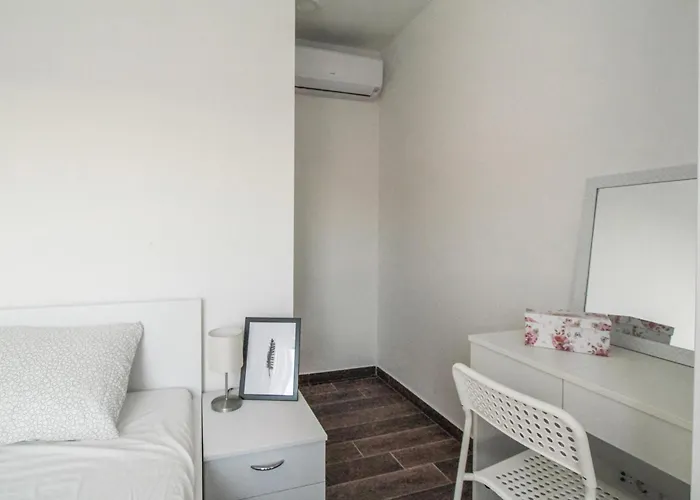 Cozy In Okrug Gornji Apartmán