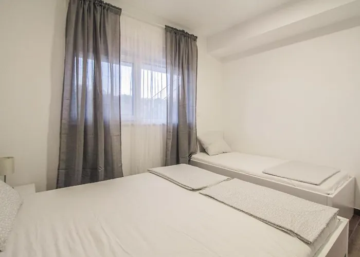 Cozy In Okrug Gornji Apartman *