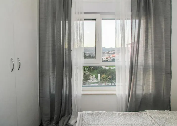 Cozy In Okrug Gornji * 特罗吉尔